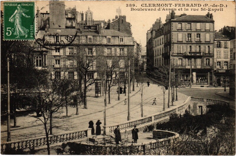 Carte postale ancienne Clermont-Ferrand Boulevard d'Assas et la rue Saint-Esprit France à Clermont-Ferrand