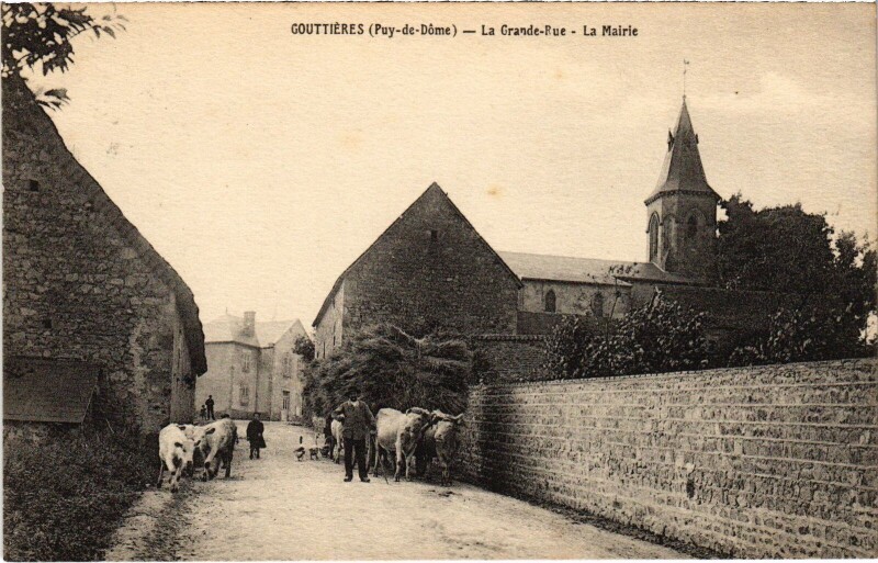 Carte postale ancienne Gouttieres La Grande Rue, La Mairie France