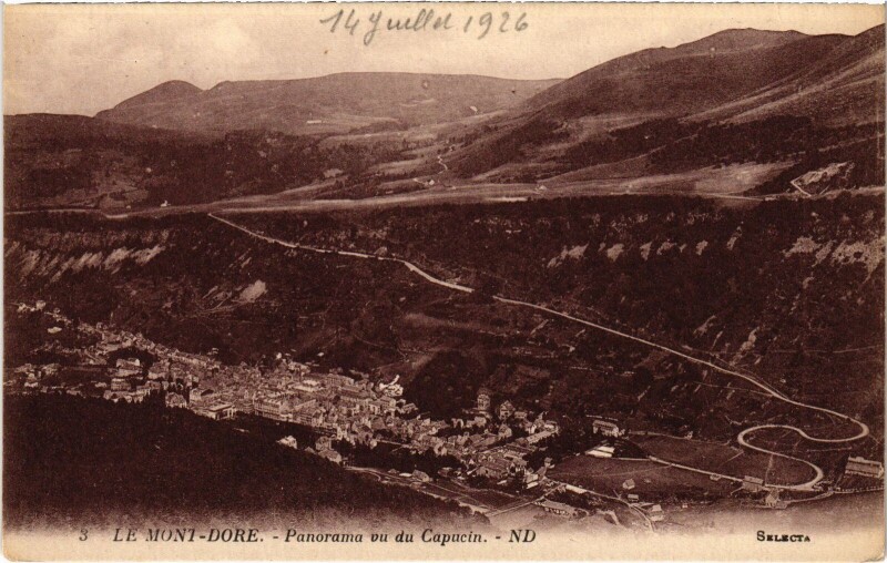Carte postale ancienne Mont-Dore Panorama vu du Capucin France à Mont-Dore