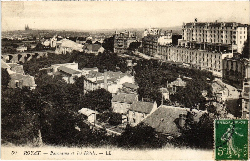 Carte postale ancienne Royat Panorama et les Hotels France à Royat