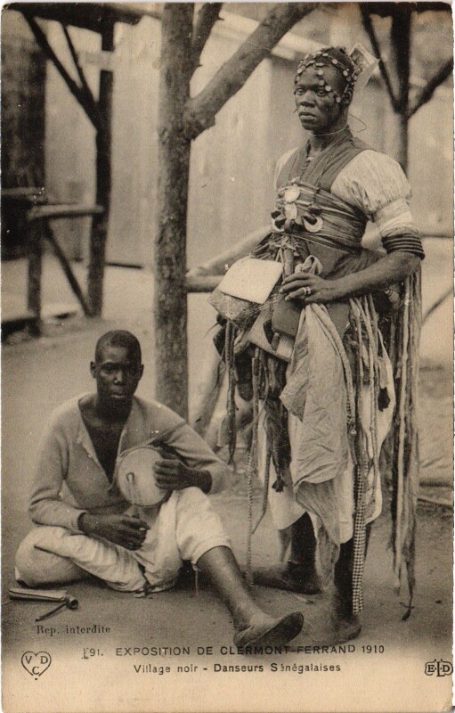Carte postale ancienne Clermont-Ferrand Village noir, danseurs Senegalaises France à Clermont-Ferrand