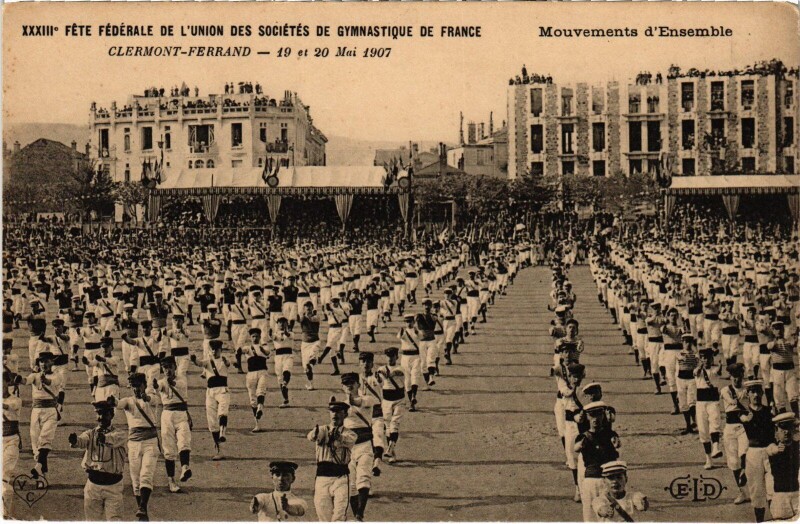 Carte postale ancienne Clermont-Ferrand Mouvements d'Ensemble France à Clermont-Ferrand