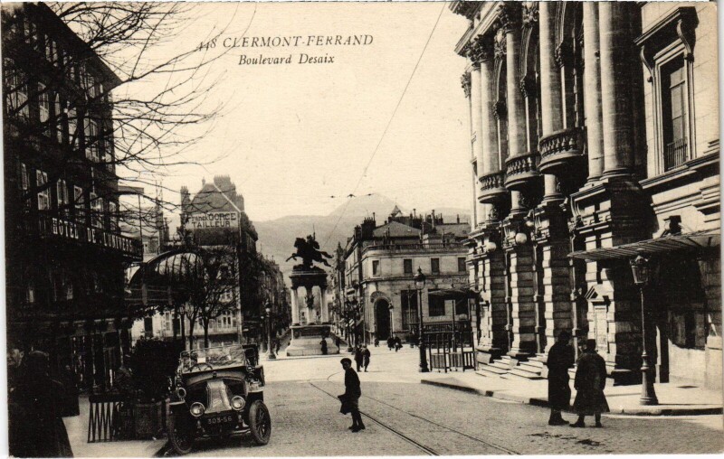 Carte postale ancienne Clermont-Ferrand Boulevard Desaix France à Clermont-Ferrand