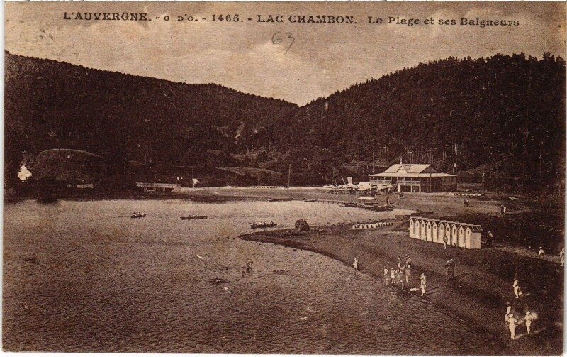 Carte postale ancienne Lac Chambon La Plage et ses Baigneurs France