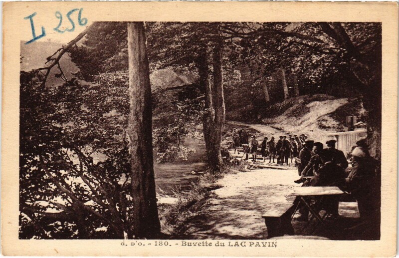 Carte postale ancienne Buvette du Lac Pavin France