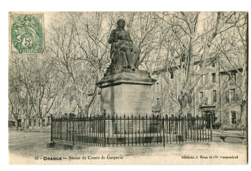 Carte postale ancienne Vaucluse Orange Statue du Comte de Gasparin à Orange