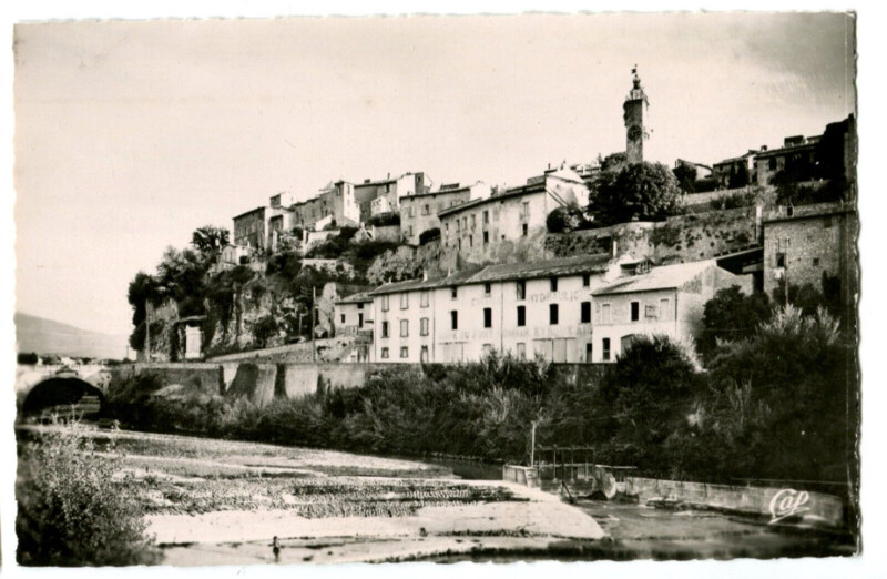 Carte postale ancienne Vaucluse Vaison-la-Romaine La Ville Haute et le Pont Romain sur l'Ouvèze à Vaison-la-Romaine