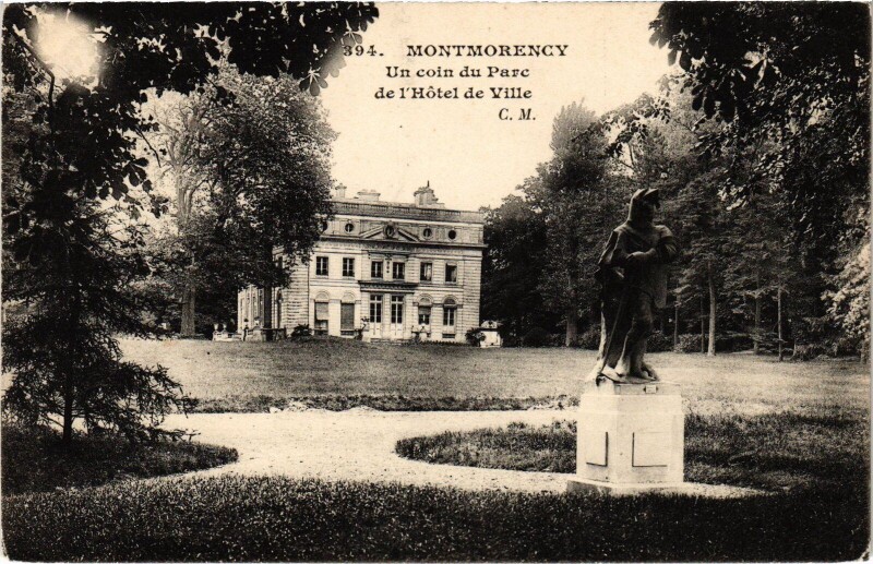 Carte postale ancienne Montmorency un coin du Parc de l'Hotel de Ville à Montmorency