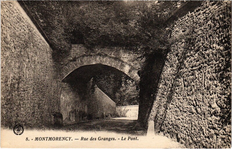Carte postale ancienne Montmorency Rue des Granges Le Pont à Montmorency