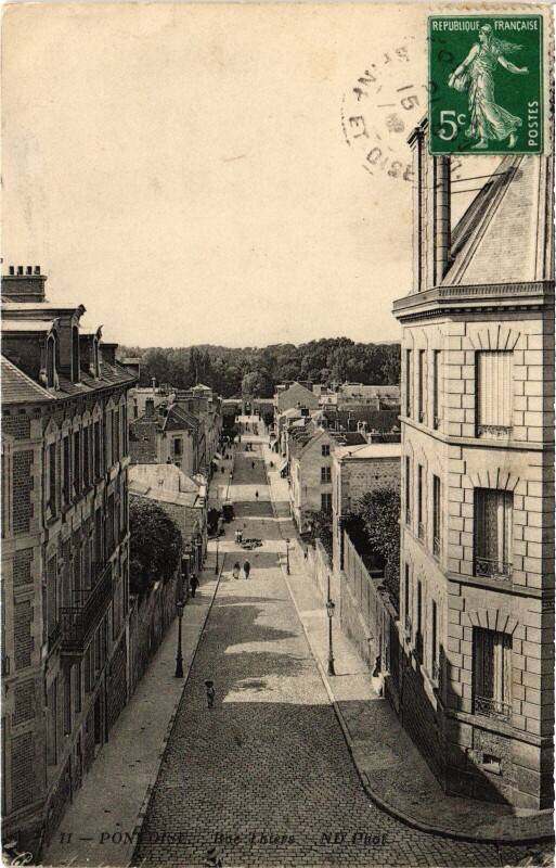 Carte postale ancienne Pontoise Rue Thiers à Pontoise