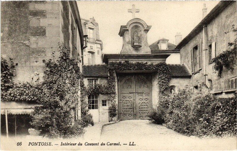 Carte postale ancienne Pontoise Interieur du Couvent du Carmel à Pontoise