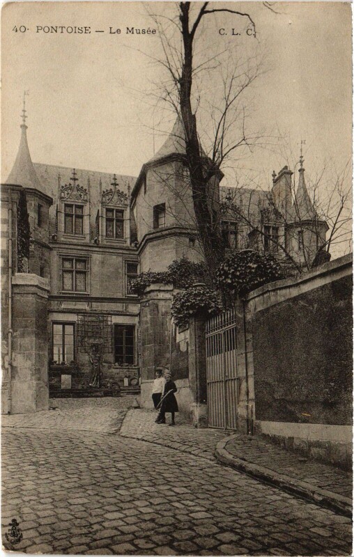 Carte postale ancienne Pontoise Le Musee à Pontoise