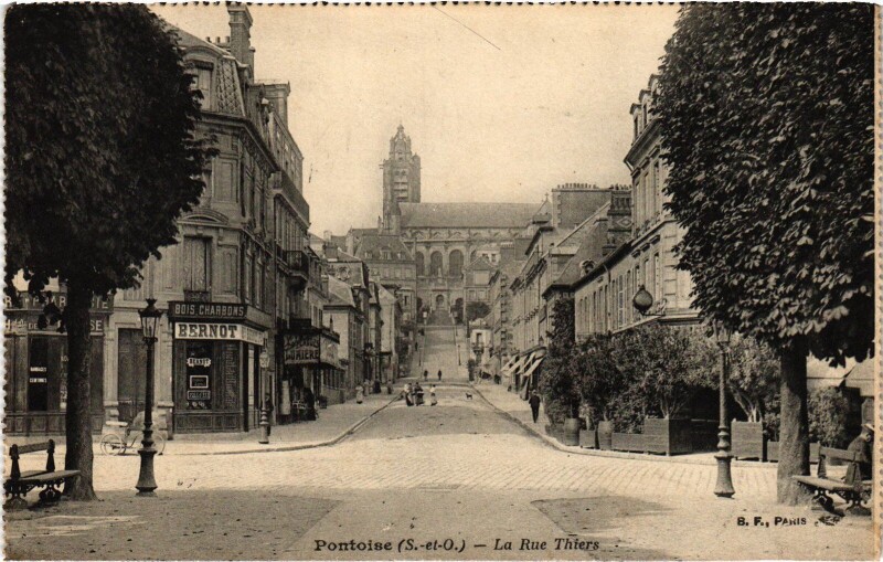 Carte postale ancienne Pontoise Rue Thiers à Pontoise