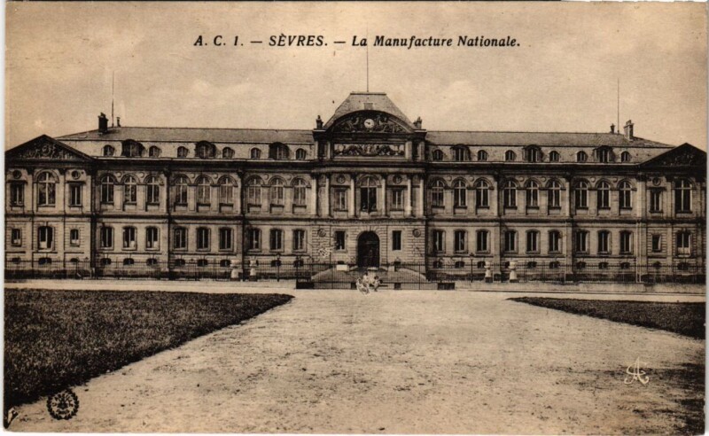 Carte postale ancienne Sevres La Manufacture Nationale