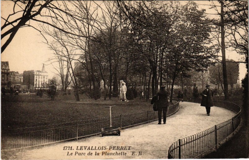 Carte postale ancienne Levallois-Perret Le Parc de la Planchette à Levallois-Perret