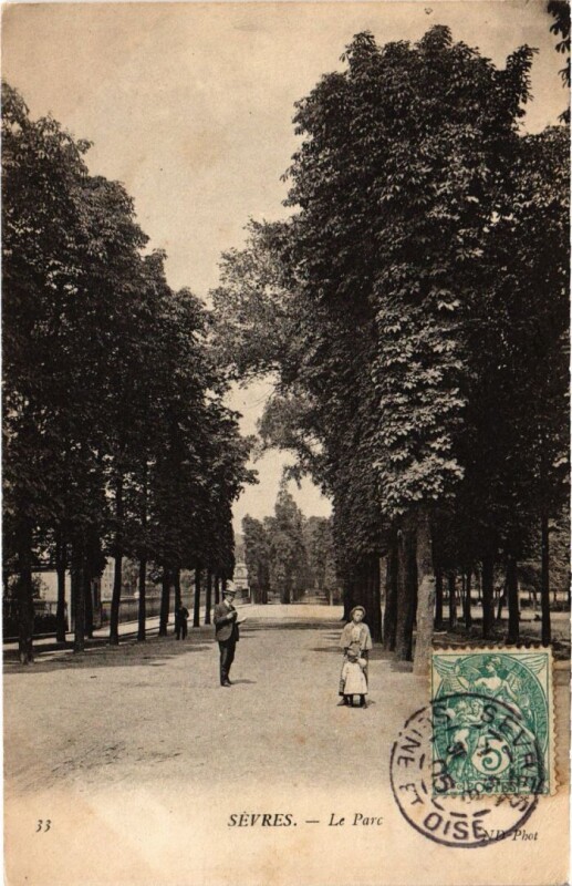 Carte postale ancienne Sevres Le Parc