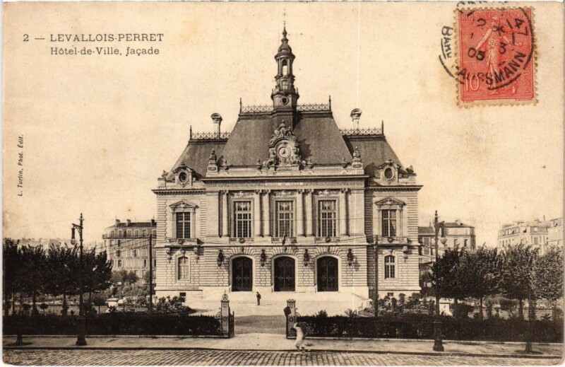 Carte postale ancienne Levallois-Perret Hotel de Ville à Levallois-Perret