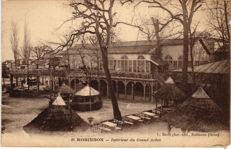 Carte postale ancienne Le Plessis-Robinson Interieur du Grand Arbre au Plessis-Robinson