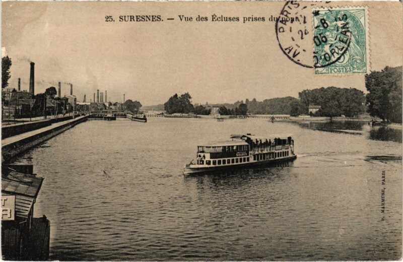 Carte postale ancienne Suresnes Vue des Ecluses prises du Pont à Suresnes