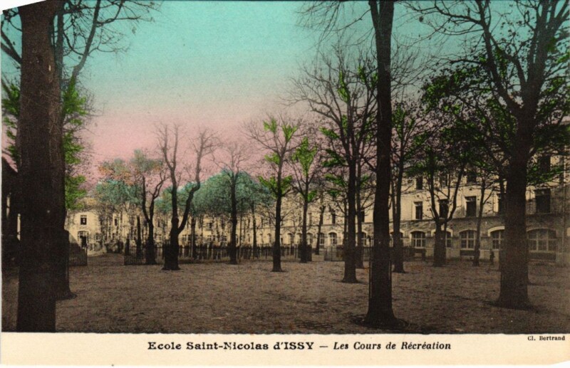 Carte postale ancienne Issy-les-Moulineaux Ecole Saint-Nicolas - Les Cours de Recreation à Issy-les-Moulineaux