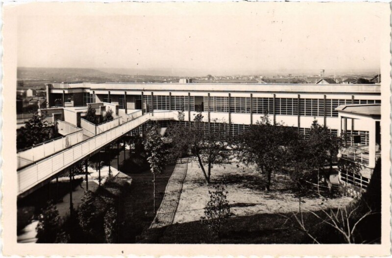 Carte postale ancienne Suresnes Ecole de Plein Air - Vue Generale à Suresnes