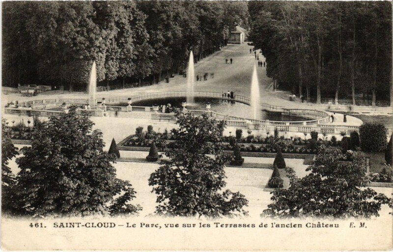 Carte postale ancienne Saint-Cloud Le Parc - Vue sur la Terrasse de l'Orangerie à Saint-Cloud