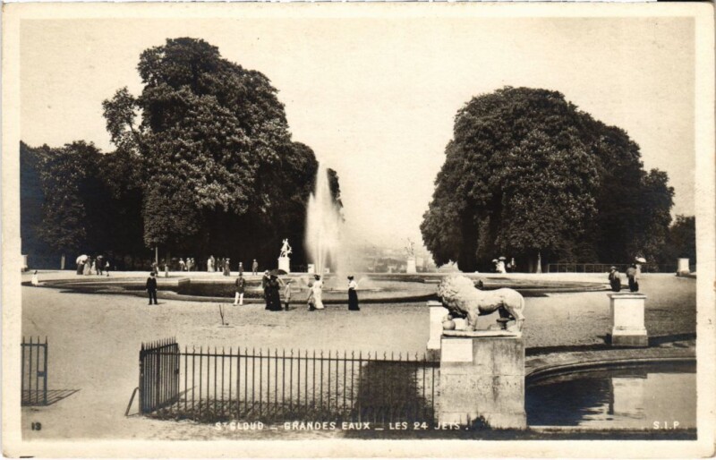 Carte postale ancienne Saint-Cloud Grandes-Eaux - Le cascade - Le Dragon à Saint-Cloud