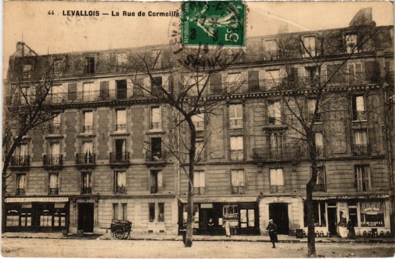 Carte postale ancienne Levallois-Perret La Rue de Cormeille à Levallois-Perret
