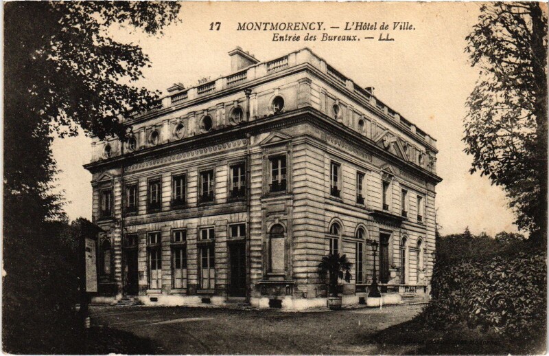 Carte postale ancienne Montmorency Hotel de Ville entree des Bureaux à Montmorency