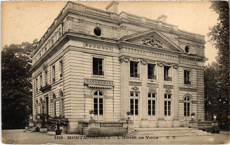Carte postale ancienne Montmorency Hotel de Ville à Montmorency