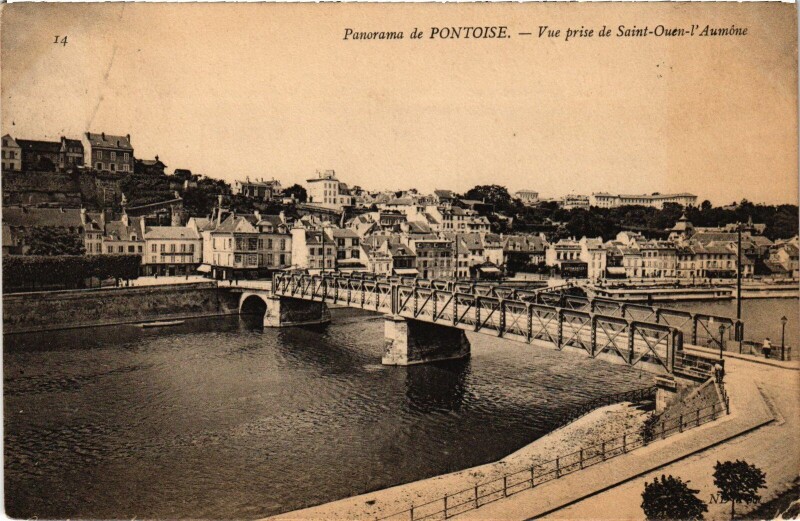 Carte postale ancienne Panorama de Pontoise vue prise de Saint-Ouen l'Aumone à Pontoise