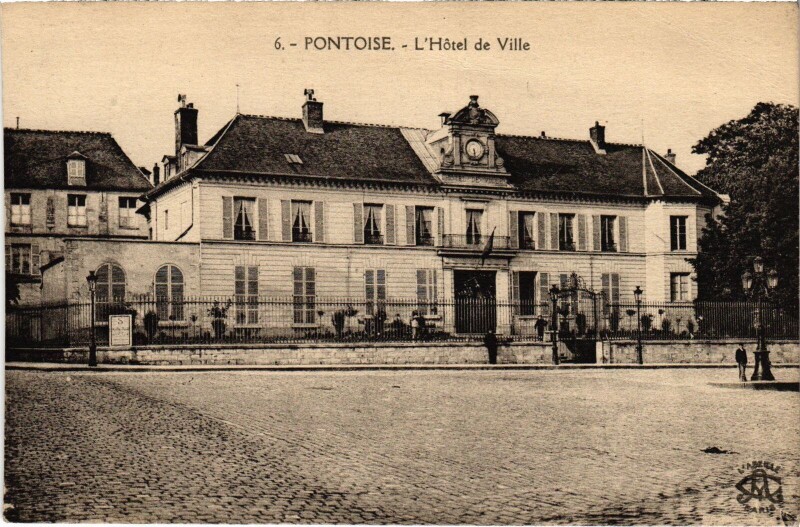 Carte postale ancienne Pontoise Hotel de Ville à Pontoise