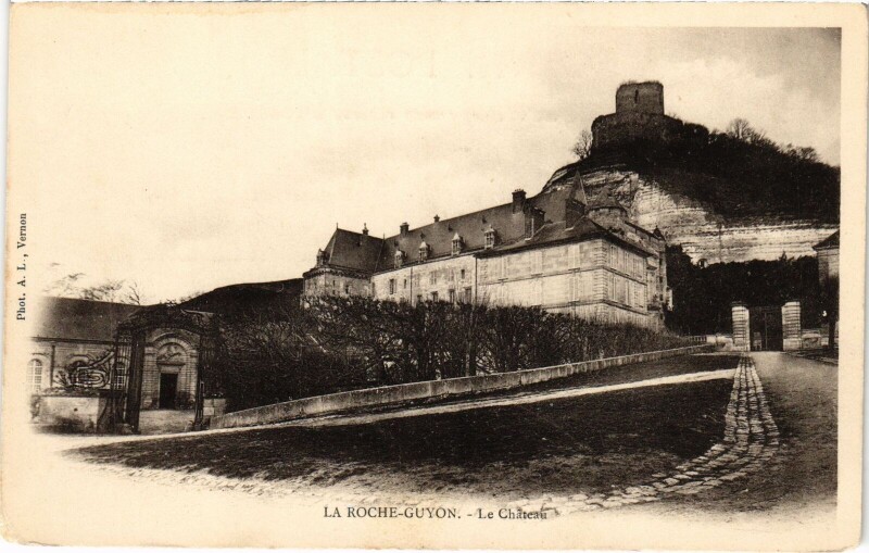 Carte postale ancienne La Roche Guyon Le Chateau à La Roche-Guyon