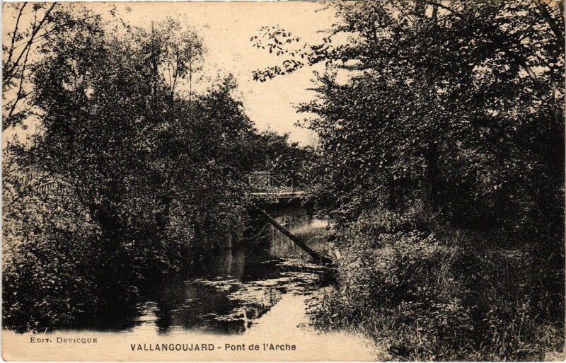 Carte postale ancienne Vallangoujard Pont de l'Arche à Vallangoujard