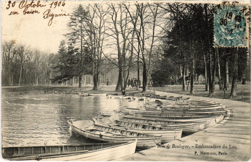 Carte postale ancienne Bois de Boulogne - Embarcadere du Lac