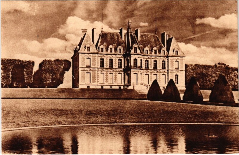 Carte postale ancienne Sceaux Musee de l'Ile de France - Le Chateau Vu du Parc à Sceaux