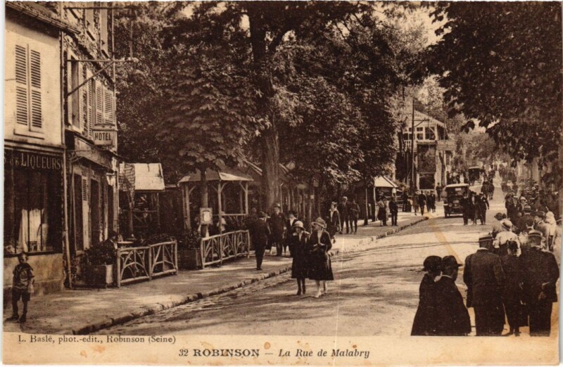 Carte postale ancienne Le Plessis-Robinson La Rue de Malabry au Plessis-Robinson