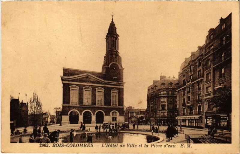 Carte postale ancienne Bois-Colombes L'Hotel de Ville et la Piece d'Eau à Bois-Colombes