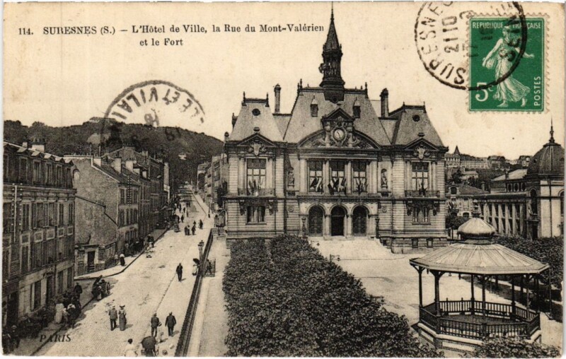 Carte postale ancienne Suresnes Rue du Mont-Valerien - Hotel de Ville - Fort à Suresnes