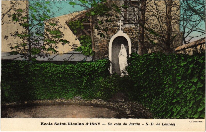 Carte postale ancienne Issy-les-Moulineaux Ecole Saint-Nicolas - Un Coin du Jardin à Issy-les-Moulineaux