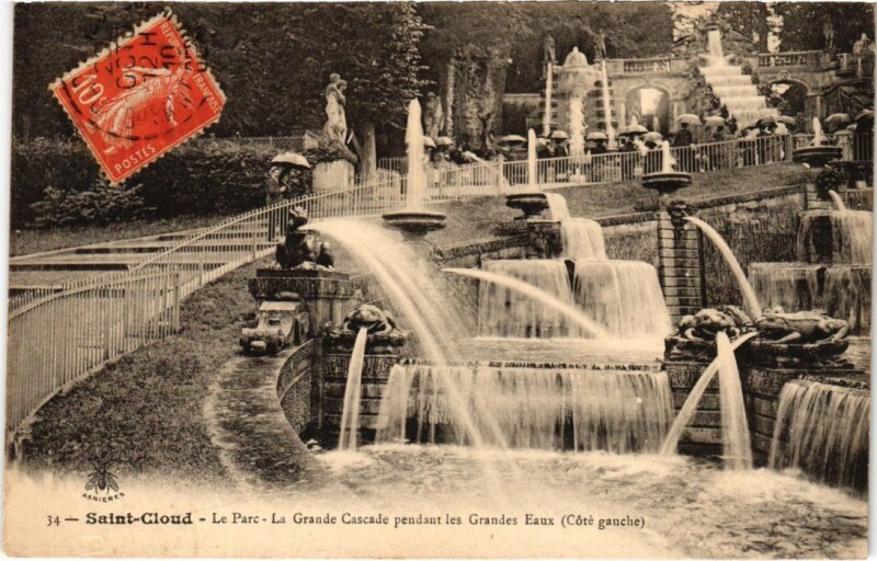 Carte postale ancienne Saint-Cloud Le Parc - La Grande cascade pendant les Grandes Eaux à Saint-Cloud