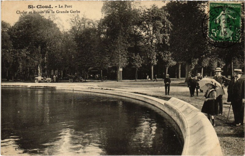 Carte postale ancienne Saint-Cloud Parc - Chalet et Bassin de la Grande Gerbe à Saint-Cloud