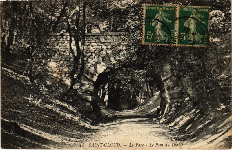 Carte postale ancienne Saint-Cloud Parc - Le Pont du Diable à Saint-Cloud