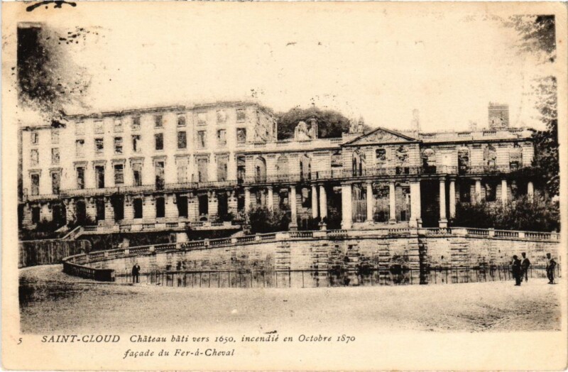 Carte postale ancienne Saint-Cloud Chateau à Saint-Cloud