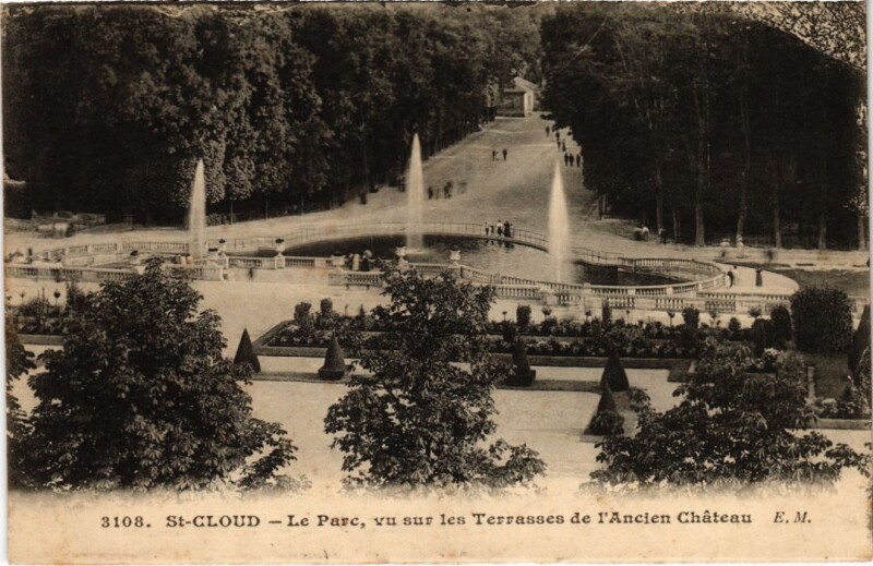 Carte postale ancienne Saint-Cloud Parc - Vu sur les Terrasses de l'Ancien Chateau à Saint-Cloud