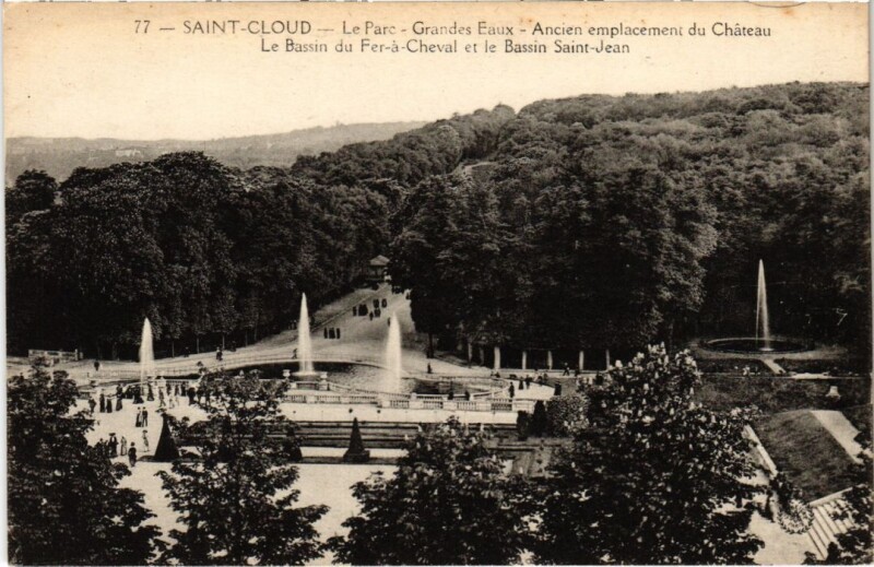 Carte postale ancienne Saint-Cloud Parc - Grandes Eaux - Ancien Emplacement du Chateau à Saint-Cloud