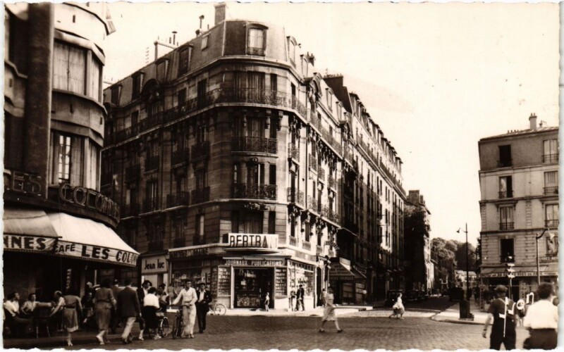 Carte postale ancienne Issy-les-Moulineaux Carrefour Rues Andre-Chenier Auguste-Gervais à Issy-les-Moulineaux