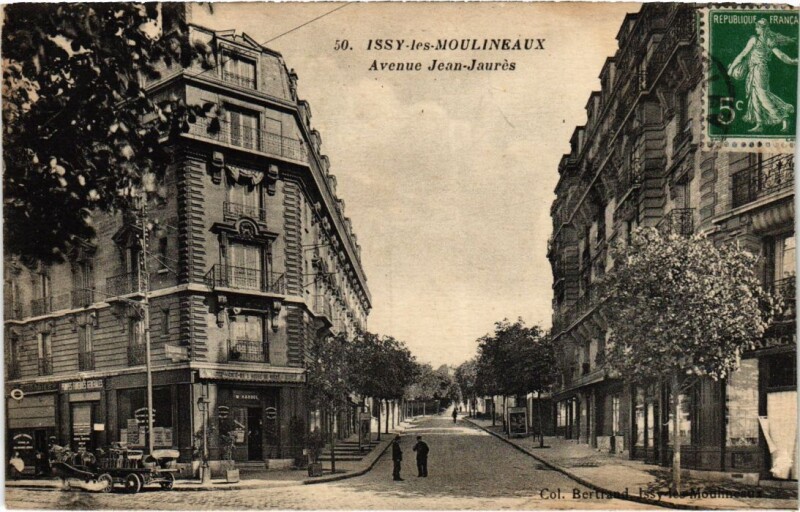 Carte postale ancienne Issy-les-Moulineaux Avenue Jean-Jaures à Issy-les-Moulineaux
