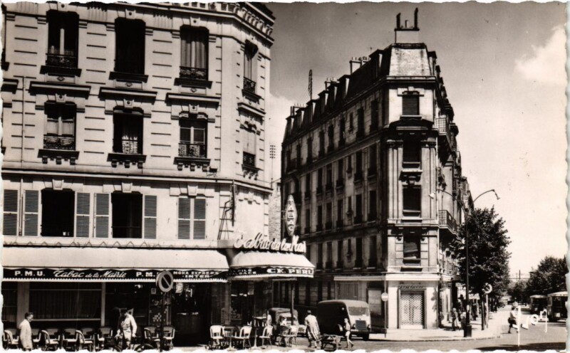Carte postale ancienne Issy-les-Moulineaux Carrefour de la Mairie à Issy-les-Moulineaux