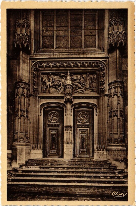 Carte postale ancienne Montmorency Eglise Saint-Martin portail principal à Montmorency